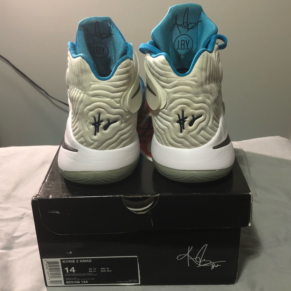 Kyrie 2 “XMAS” - Picture 3 of 3